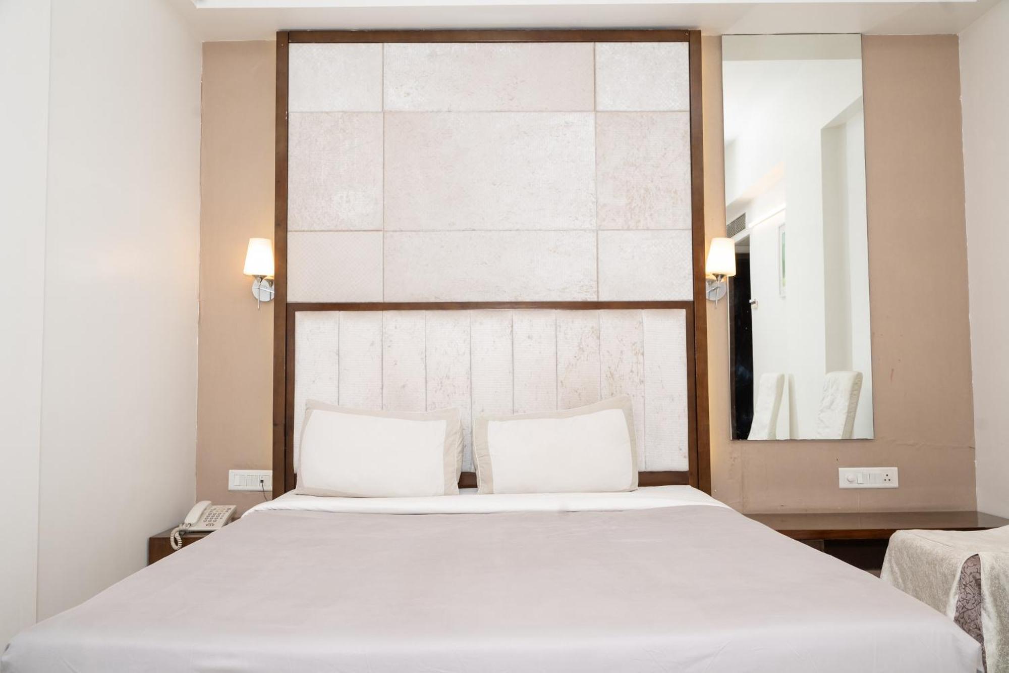 Hotel Silver Inn LLP Aurangabad  Eksteriør bilde