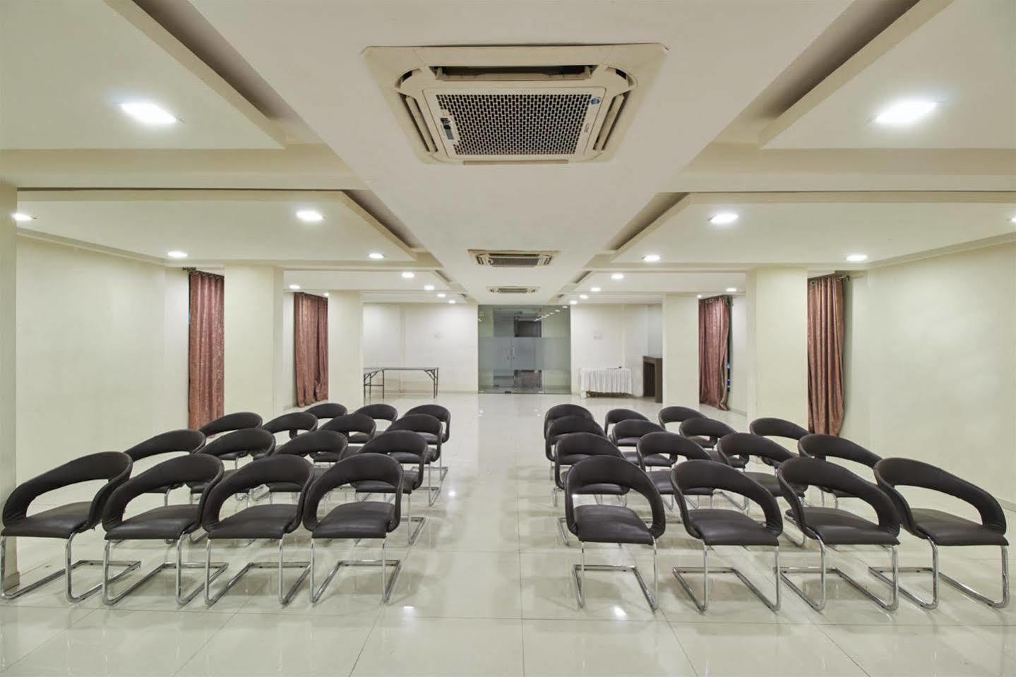 Hotel Silver Inn LLP Aurangabad  Eksteriør bilde